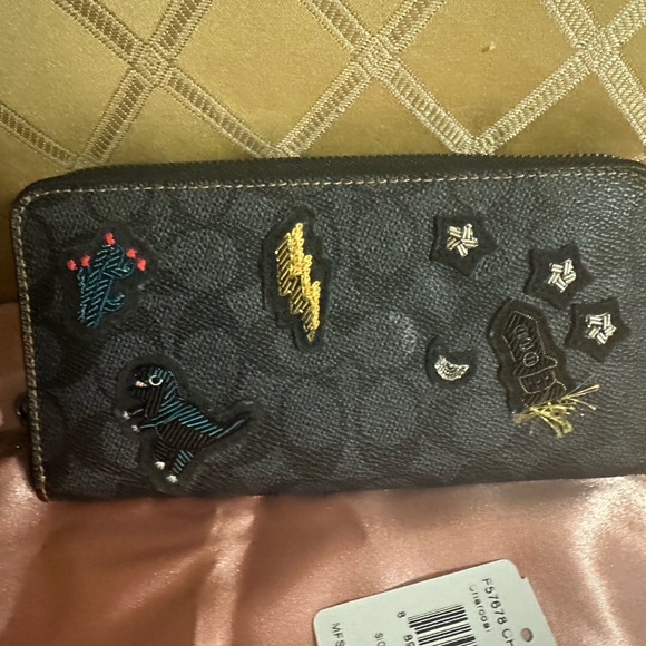 Coach large continental zippered wallet new with tags, Rexy design - Picture 4 of 8